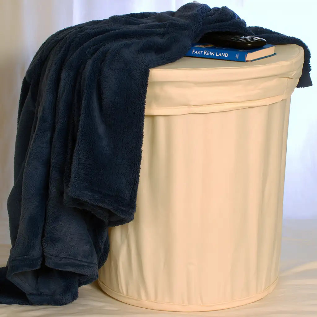 Pouf contenitore dalle linee moderne, beige e azzurro, per la casa