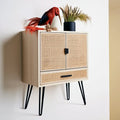 Mobile contenitore con ante dal design essenziale, marrone e nero, per la casa